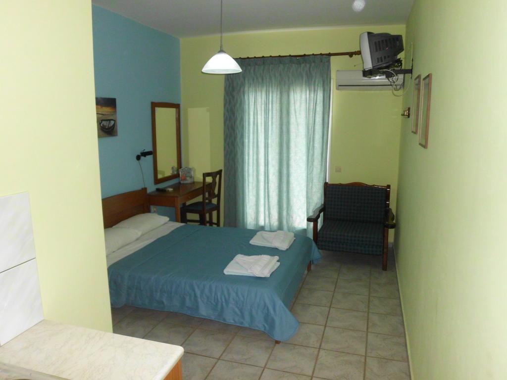 To Kyma Apartment Sitia  Bagian luar foto